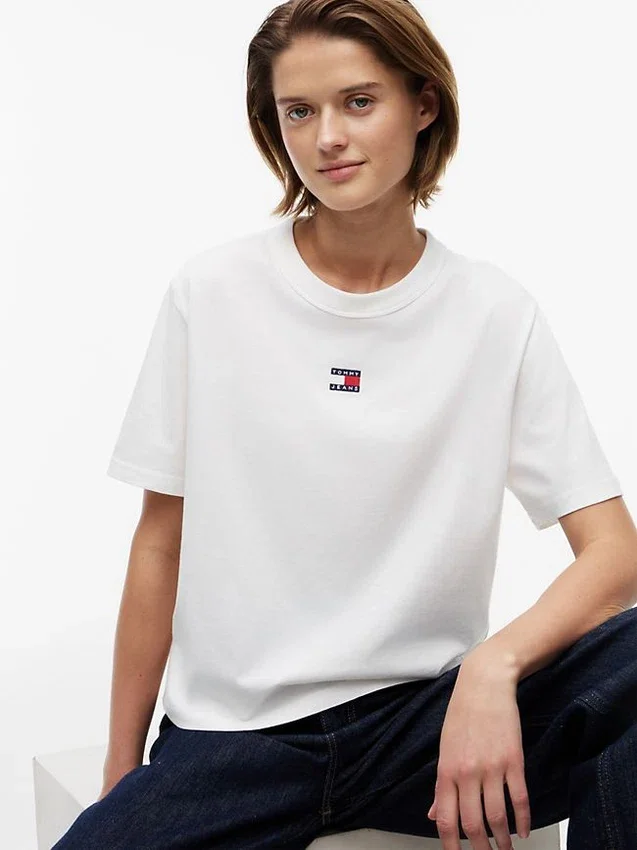 Camiseta Tommy Jeans Badge Boxy Camiseta Tommy Jeans Badge Boxy
