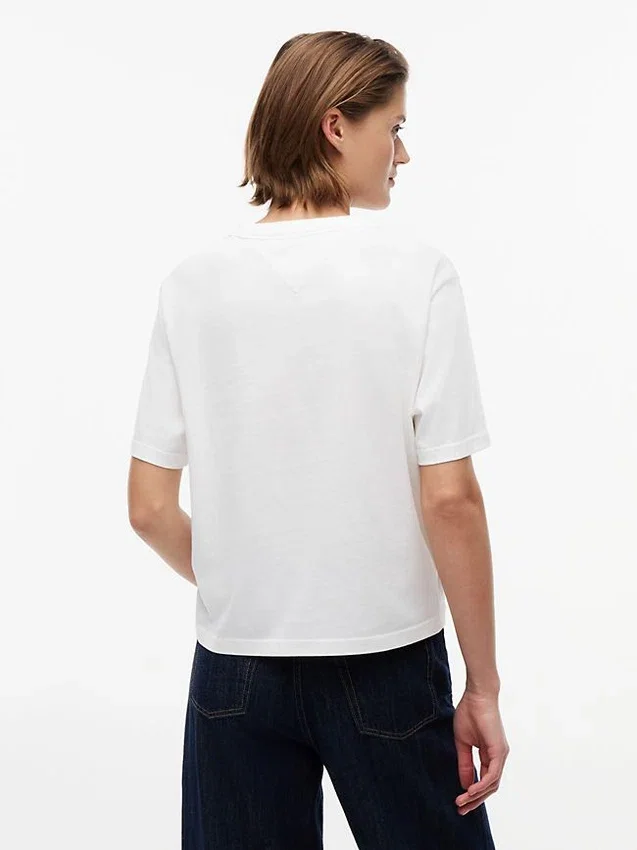 Camiseta Tommy Jeans Badge Boxy Camiseta Tommy Jeans Badge Boxy