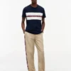 Camiseta Tommy Jeans con cinta con el logotipo característico Camiseta Tommy Jeans con cinta con el logotipo característico