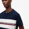 Camiseta Tommy Jeans con cinta con el logotipo característico Camiseta Tommy Jeans con cinta con el logotipo característico