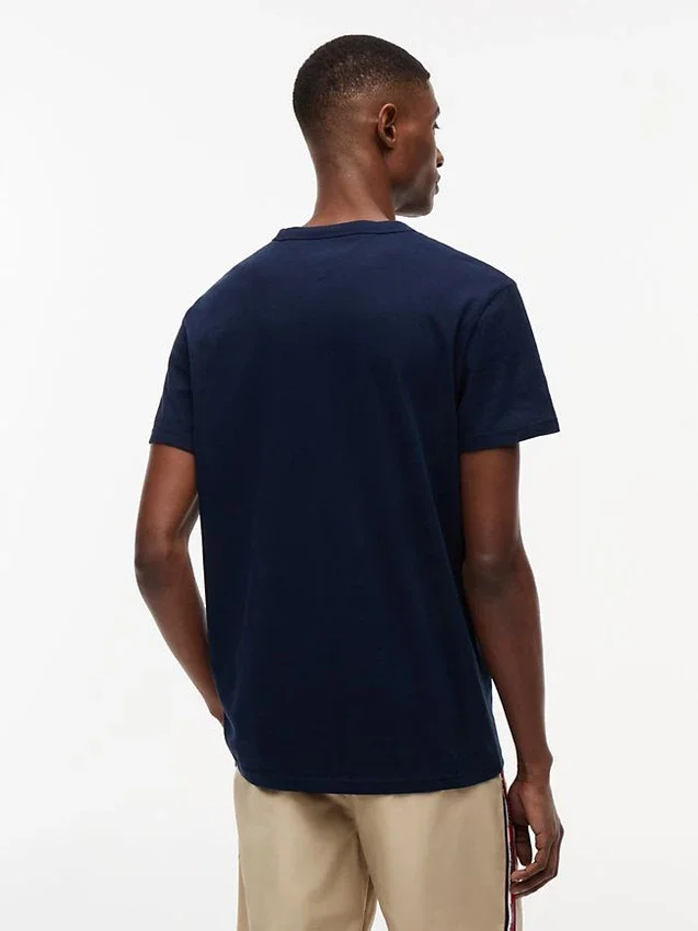 Camiseta Tommy Jeans con cinta con el logotipo característico Camiseta Tommy Jeans con cinta con el logotipo característico