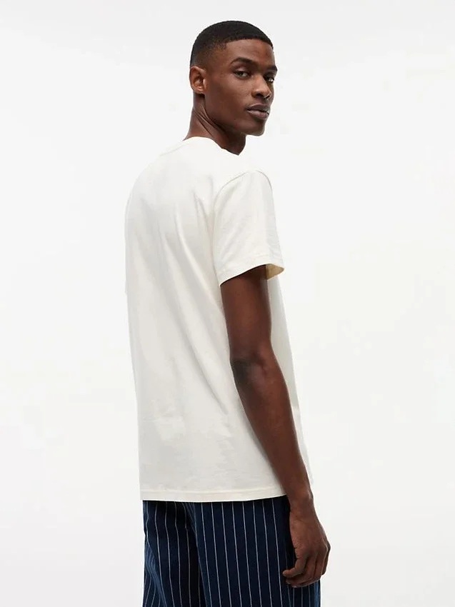 Camiseta Tommy Jeans con gran logotipo de bandera Camiseta Tommy Jeans con gran logotipo de bandera