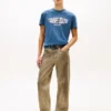 Camiseta Tommy Jeans con logotipo de bandera ondulada