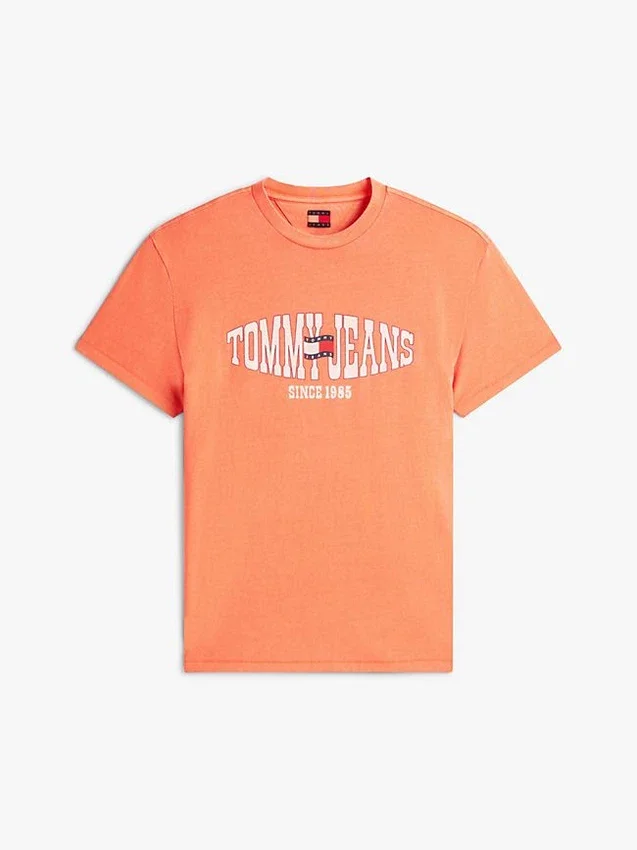 Camiseta Tommy Jeans con logotipo de bandera ondulada Camiseta Tommy Jeans con logotipo de bandera ondulada