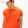 Camiseta Tommy Jeans con logotipo en la espalda Camiseta Tommy Jeans con logotipo en la espalda