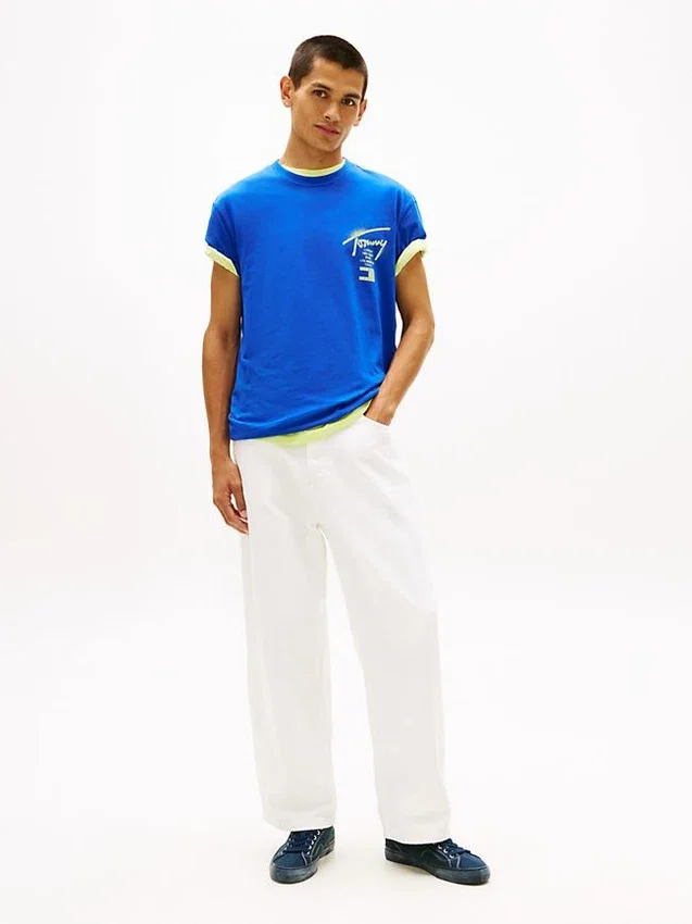 Camiseta Tommy Jeans con logotipo pintado con spray Camiseta Tommy Jeans con logotipo pintado con spray