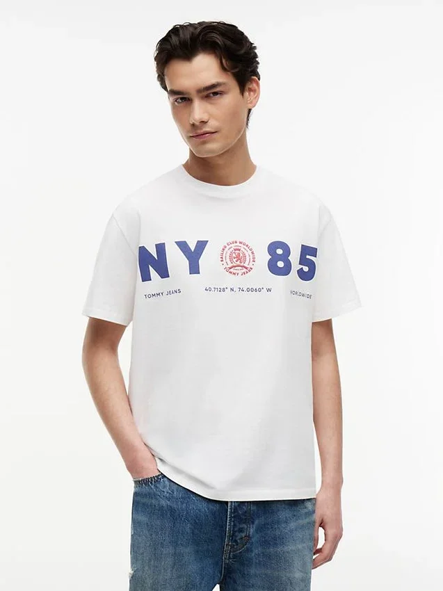 Camiseta Tommy Jeans Relaxed Fit NY 85 Camiseta Tommy Jeans Relaxed Fit NY 85