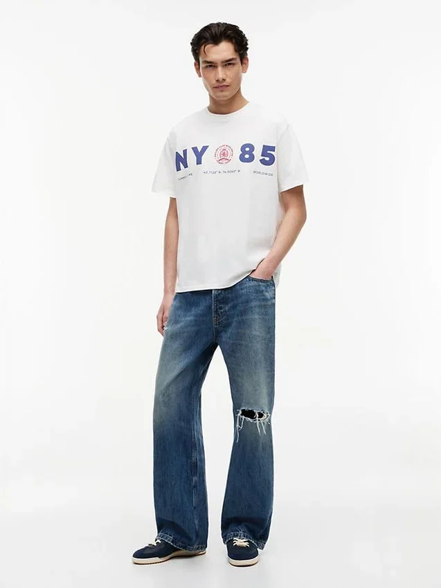Camiseta Tommy Jeans Relaxed Fit NY 85 Camiseta Tommy Jeans Relaxed Fit NY 85