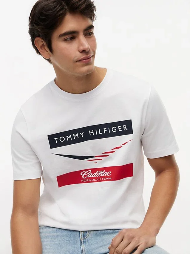 Camiseta Tommy x Cadillac F1® Team Chevron Camiseta Tommy x Cadillac F1® Team Chevron