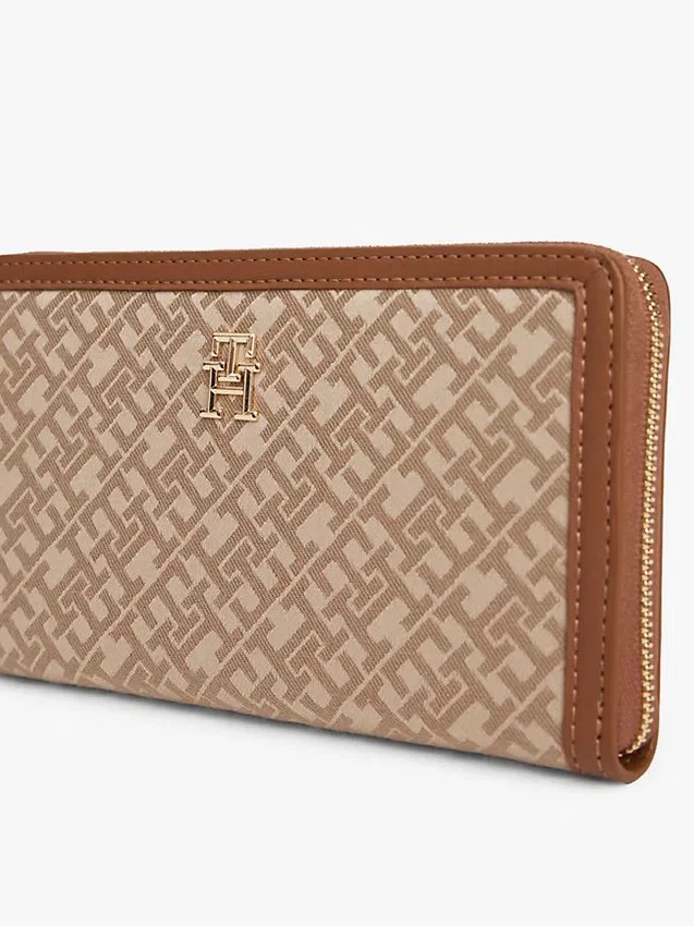 Cartera con cremallera y jacquard Monogram Cartera con cremallera y jacquard Monogram
