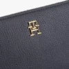 Cartera con cremallera y monograma Cartera con cremallera y monograma