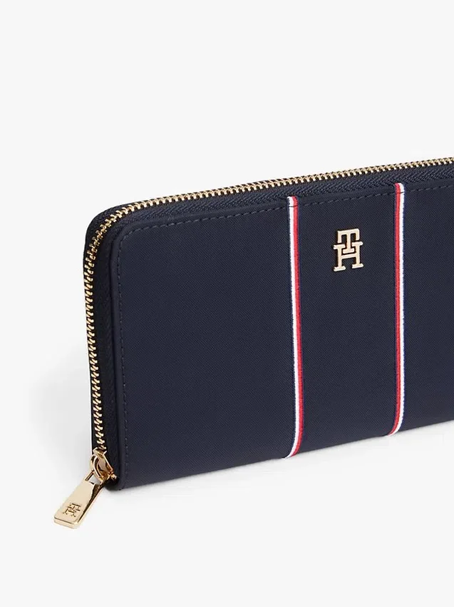 Cartera con cremallera y rayas distintivas Cartera con cremallera y rayas distintivas