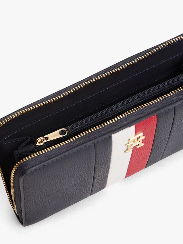 Cartera con cremallera y rayas distintivas Cartera con cremallera y rayas distintivas