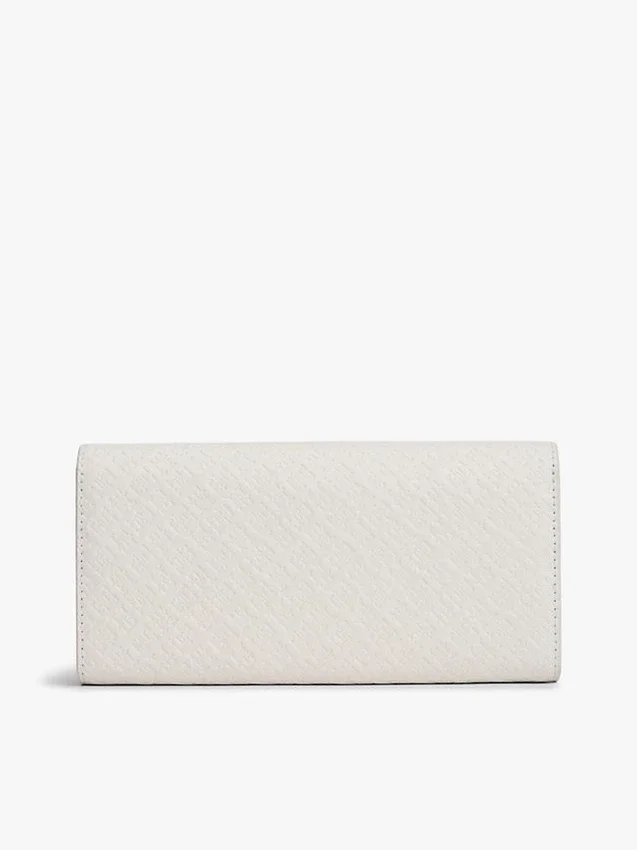 Cartera grande con solapa y monograma integral Cartera grande con solapa y monograma integral
