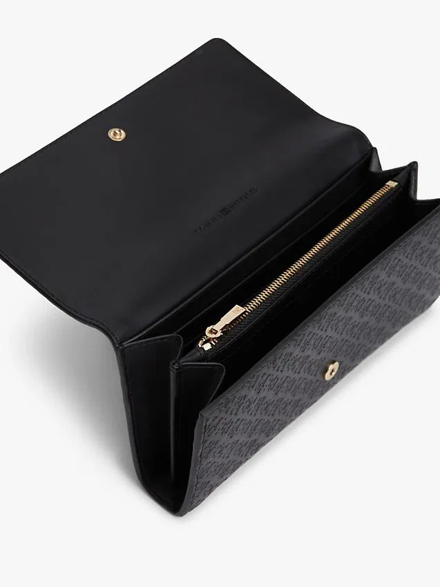 Cartera grande con solapa y monograma integral Cartera grande con solapa y monograma integral