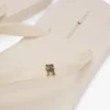 Chanclas con detalles de monograma