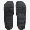 Chanclas con el logotipo de la bandera TH