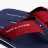 Chanclas con el logotipo de Tommy
