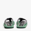 Chanclas con parche con el logotipo