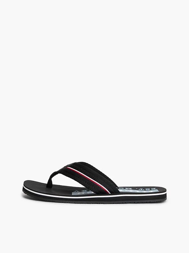 Chanclas con rayas distintivas Chanclas con rayas distintivas