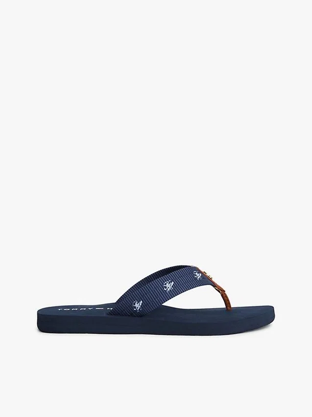 Chanclas de lona con monograma bordado Chanclas de lona con monograma bordado