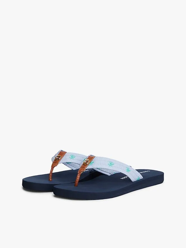 Chanclas de lona con monograma bordado Chanclas de lona con monograma bordado