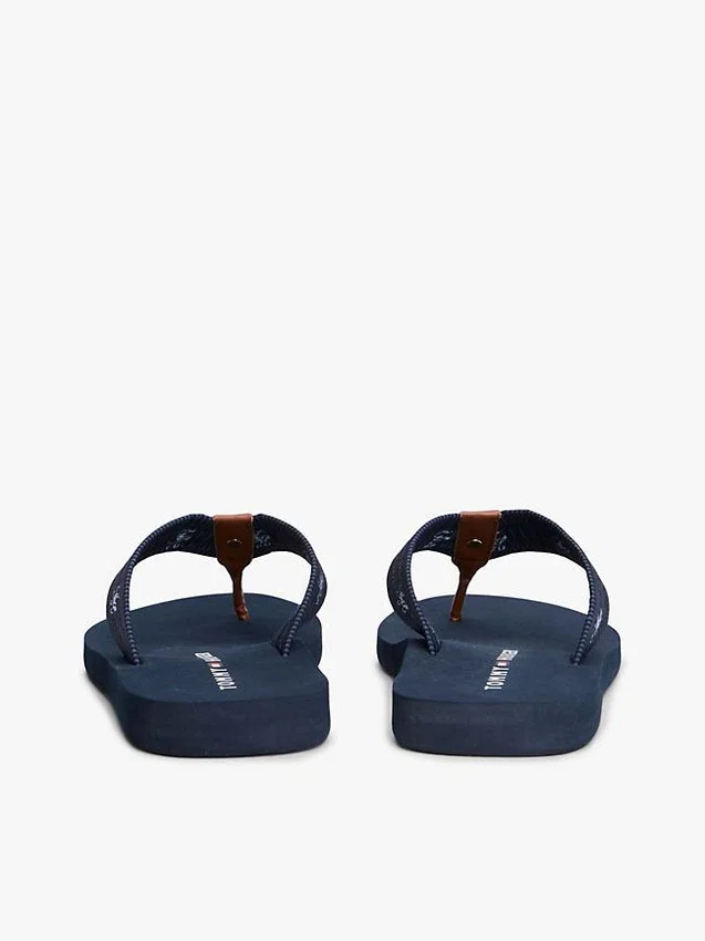 Chanclas de lona con monograma bordado Chanclas de lona con monograma bordado