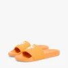 Chanclas de piscina con monograma bordado Chanclas de piscina con monograma bordado
