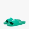 Chanclas de piscina con monograma bordado Chanclas de piscina con monograma bordado