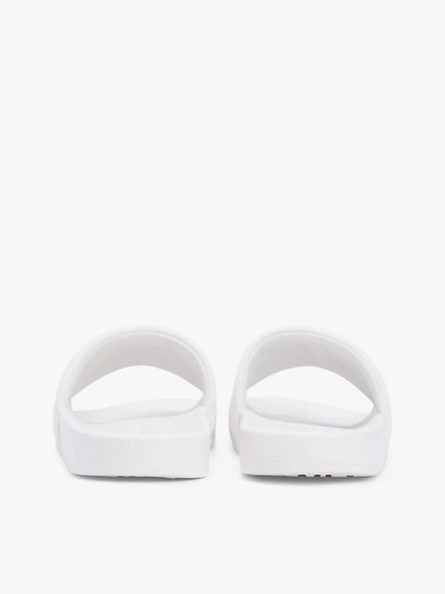 Chanclas de piscina con monograma bordado Chanclas de piscina con monograma bordado