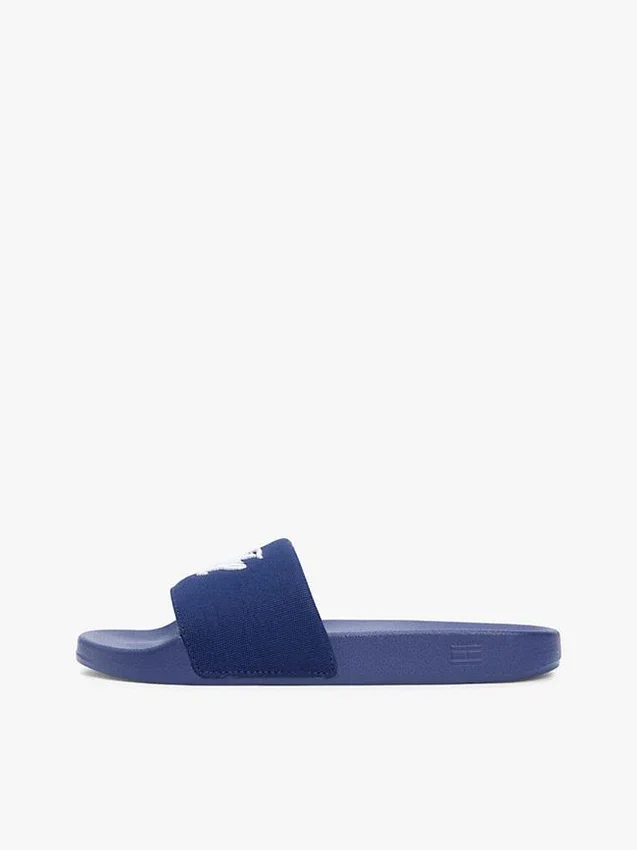 Chanclas de piscina con monograma bordado Chanclas de piscina con monograma bordado