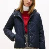 Chaqueta acolchada ligera con capucha Chaqueta acolchada ligera con capucha