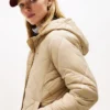 Chaqueta acolchada ligera con capucha Chaqueta acolchada ligera con capucha