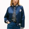 Chaqueta bomber universitaria repelente al agua