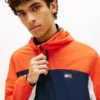 Chaqueta con capucha Ripstop de Tommy Jeans Chaqueta con capucha Ripstop de Tommy Jeans