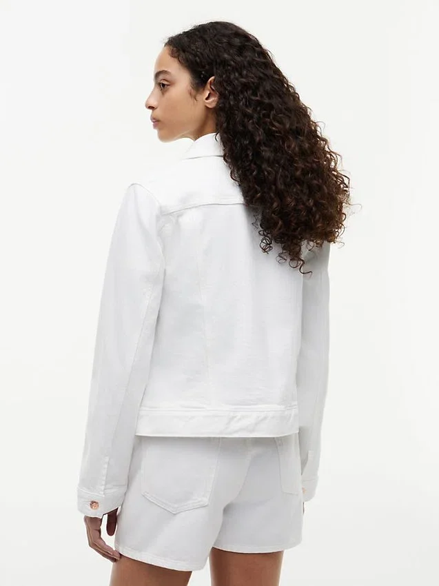 Chaqueta de denim elástico blanco de corte ajustado Chaqueta de denim elástico blanco de corte ajustado