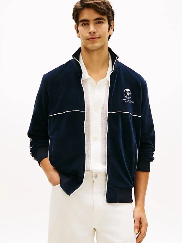 Chaqueta deportiva de terciopelo con escudo monograma Chaqueta deportiva de terciopelo con escudo monograma