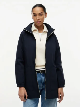 Chaqueta impermeable con capucha