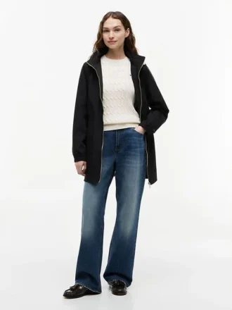 Chaqueta impermeable con capucha
