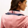 Chaqueta impermeable con capucha