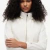 Chaqueta impermeable con capucha