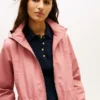 Chaqueta impermeable con capucha