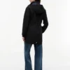 Chaqueta impermeable con capucha