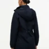 Chaqueta impermeable con capucha