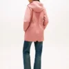 Chaqueta impermeable con capucha