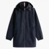 Chaqueta impermeable con capucha