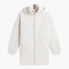 Chaqueta impermeable con capucha
