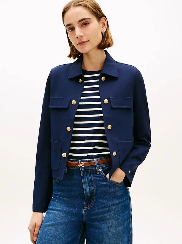 Chaqueta Ponte con múltiples bolsillos y botones dorados Chaqueta Ponte con múltiples bolsillos y botones dorados