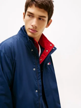 Chaqueta repelente al agua con el logotipo de Tommy Jeans