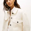 Chaqueta tipo camisa utilitaria oversize de sarga